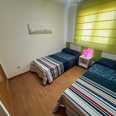 Levante Frontal Al Mar Apartment *