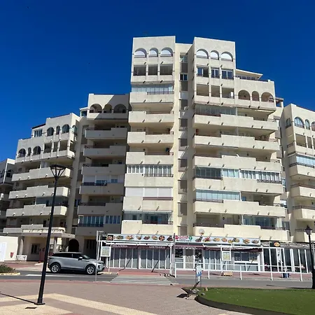 Levante Frontal Al Mar Apartment