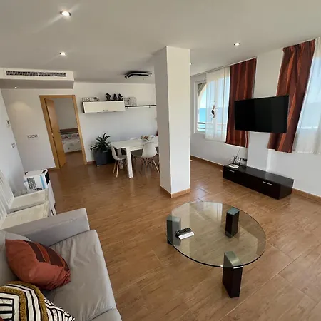 Levante Frontal Al Mar Apartment